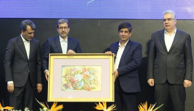 تقدیر از مدیرعامل فولاد مبارکه به پاس نقشآفرینی در بازسازی و بازگشت به مدار تولید در ۴۵ روز