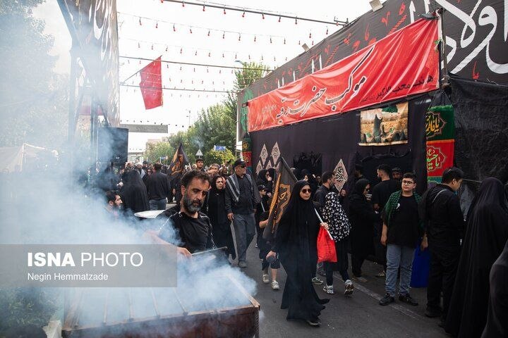 تهران میزبان میلیونها دلداده در مراسم جاماندگان اربعین