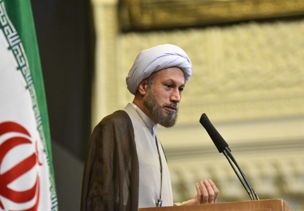 ♨ امامجمعه شیراز: انتقام خون شهدای انقلاب تنها کشتن چند نفر نیست ♨ افراد نباید به بهانه دلسوزی نسبت به رواج دادن ظلم در جامعه اقدام کنند ♨