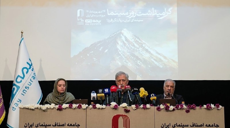 واکنش خانه سینما به دیوارنویسی علیه هنرمندان؛ منتظر میمانیم ببینیم ماجرا سازمانیافته است یا نه همایون اسعدیان، رئیس هیأتمدیره خانه سینما