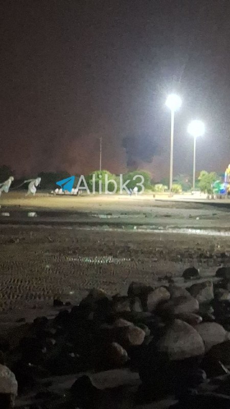 Thick Smoke Rises from Bandar Abbas Due to US Attacks