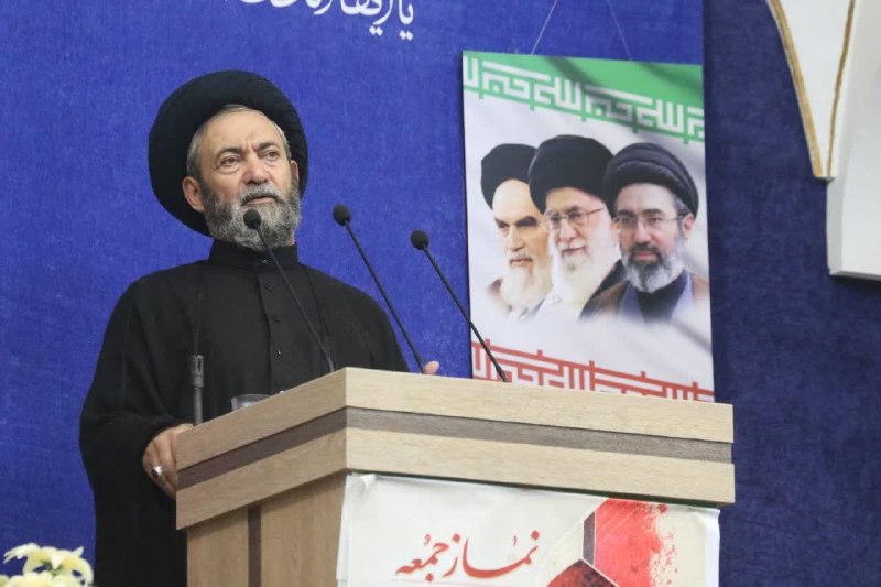 امام جمعه اردبیل: 🔴 باید تنگه هرمز بسته بماند 🔴 خیال میکنند اگر در خصوص آبراه جدیدی که آمریکا درست کرده کوتاه بیایم تا آمریکا ما را رها می کند 🔴