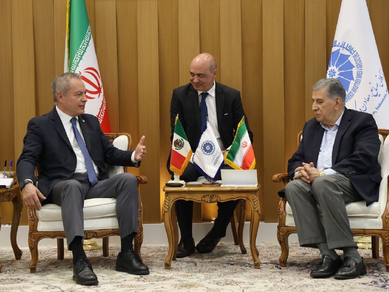 در دیدار با رئیس اتاق بازرگانی ایران مطرح شد