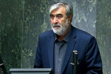 عزیزی: اوکراین به زودی میفهمد که جمهوری اسلامی ایران بدهکار کسی نمیماند