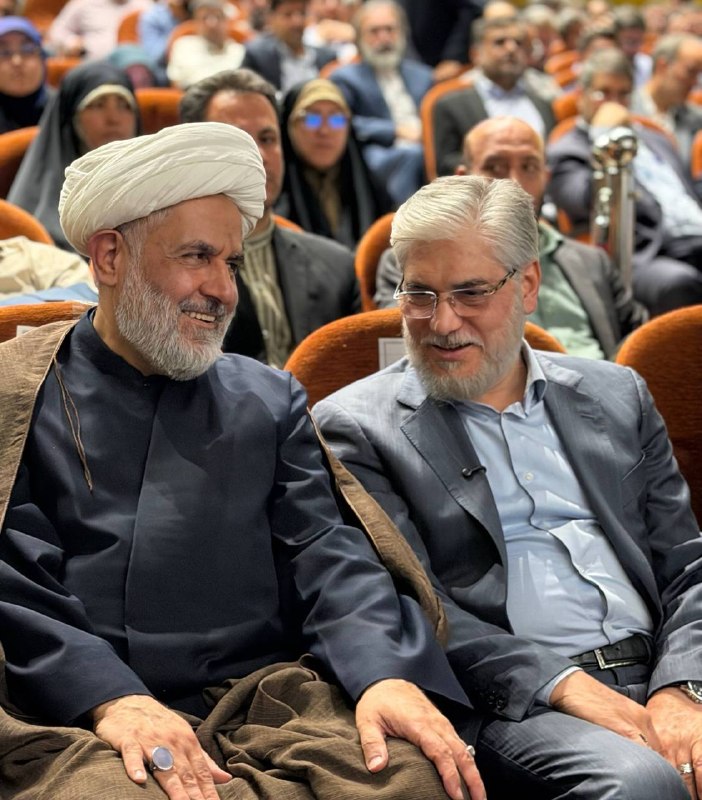 تصویری از گفتوگوی صمیمانه حسین طائب و وزیر علوم