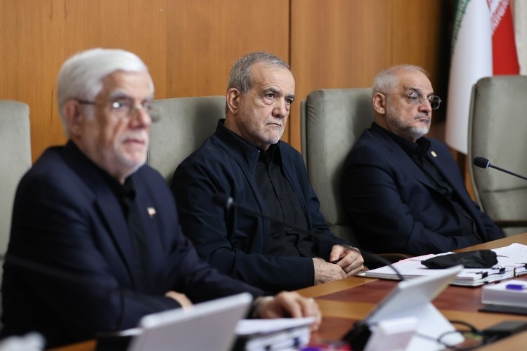 پزشکیان: تشییع آیتالله علی خامنهای موجب حیرت جهانیان شد