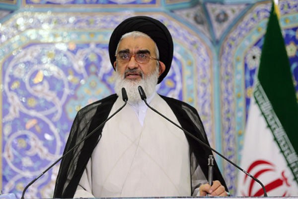امام جمعه قم: 🔴 آمریکا و اروپا و اسرائیلی ها میخواهند از قم انتقام بگیرند امام جمعه قم گفت: اکنون آمریکا، اروپا و صهیونیست ها و اسرائیلی ها