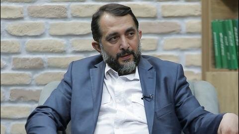 خاطره حدادعادل درباره اولین باری که رهبر انقلاب در آب شنا کرد/ عینک رهبر در دریا گم شد؛ یک شیشه را جلوی چشم میگرفت و کتاب میخواند فریدالدین حداد عادل