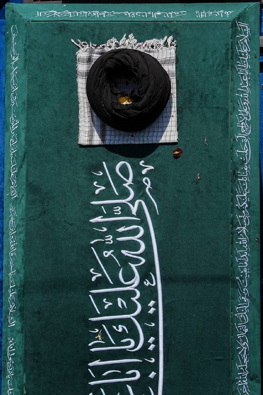 عمامه مشکی آیتالله علی خامنهای ماندگار شد