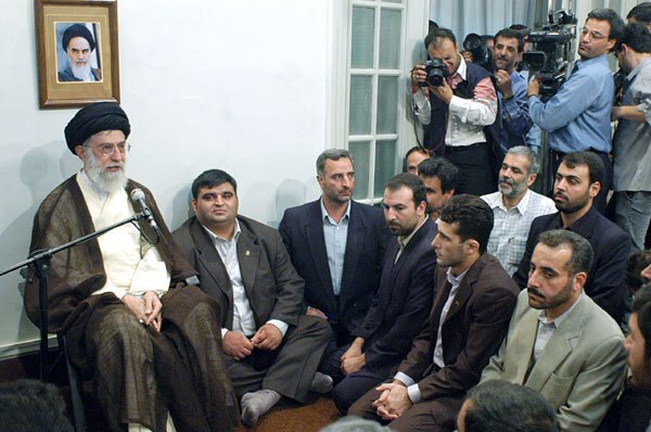 ورزشکاران دارای هدایای خامنهای