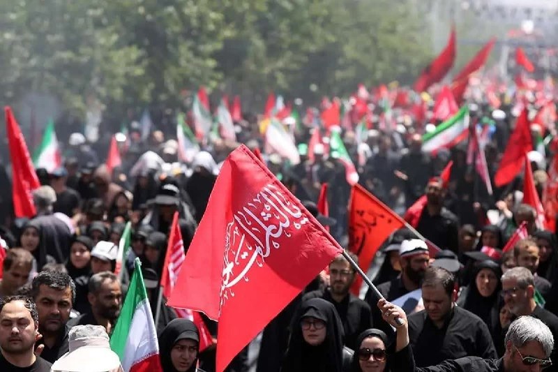 Etemad Newspaper Reports on Funeral and Burial in Mashhad