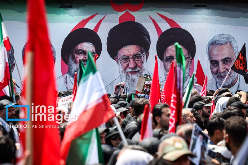 آناتولی: هزاران نفر در تهران پیکر آیتالله علی خامنهای را بدرقه کردند