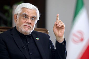 عارف: خدمت به زائران راهبرد اصلی کارگروه ملی زیارت است معاون اول رئیسجمهور با تأکید بر ضرورت توسعه زیرساختهای زیارتی گفت: فراهمسازی شرایط مناسب و ارتقای خدماترسانی به زائران