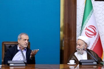 پزشکیان: مسجد یکی از ظرفیتهای مؤثر در ارتقای سطح سواد عمومی است رئیسجمهور تاکید کرد: مسجد و محلهمحوری یکی از ظرفیتهای مؤثر در ارتقای سطح سواد