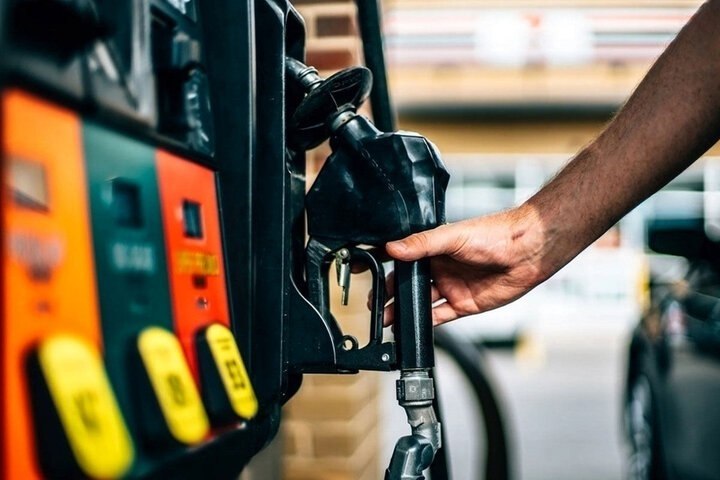 ⛽ اعلام رسمی هدف دولت از اجرای محدودیتهای احتمالی سهمیه بنزین/ مردم در مسیرهای کوتاه پیادهروی یا دوچرخهسواری کنند مدیرعامل شرکت ملی پالایش و پخش