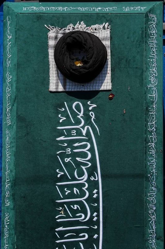 آیتالله جوادی آملی در نماز خود از آیتالله علی خامنهای یاد کرد