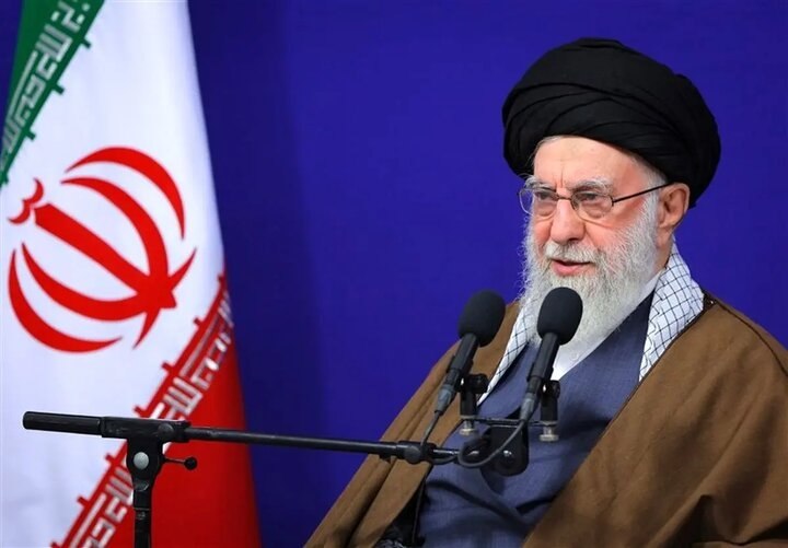 🌹 رهبر شهید انقلاب: بخش خصوصی فرمانده خط مقدم جنگ اقتصادی است/ باید موانع تولید و سرمایهگذاری برداشته شود