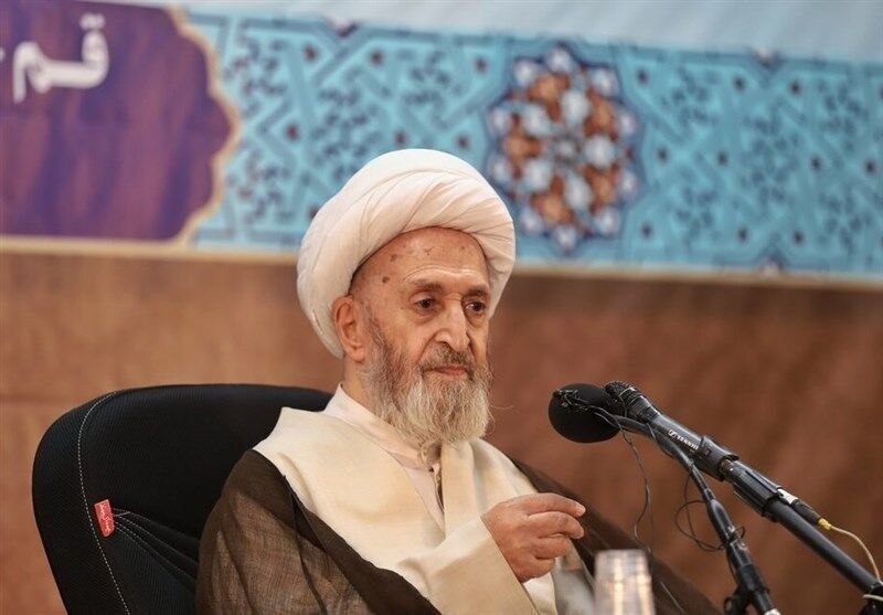 آیتالله جعفر سبحانی: مبلغان اربعین پیام عاشورا را تبیین کنند