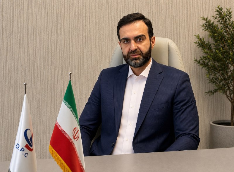 پتروشیمی دهلران روی ریل جهش/ از الفین تا اوره و آمونیاک حمزه کریمی، مدیرعامل پتروشیمی دهلران، از صدور مجوز طرح اوره و آمونیاک این مجتمع خبر داد و گفت