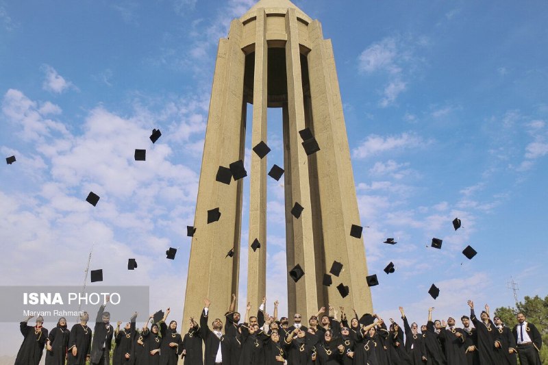 🖼 گرامیداشت روز پزشک در آرامگاه بوعلی سینا در همدان