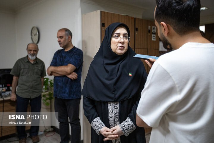 سخنگوی دولت با حضور در ایسنا از بخشهای مختلف این مجموعه رسانهای بازدید کرد