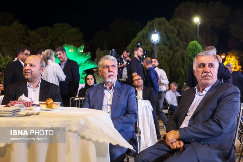 🖼 مراسم تجلیل از شهدای رسانه و پاسداشت روز خبرنگار