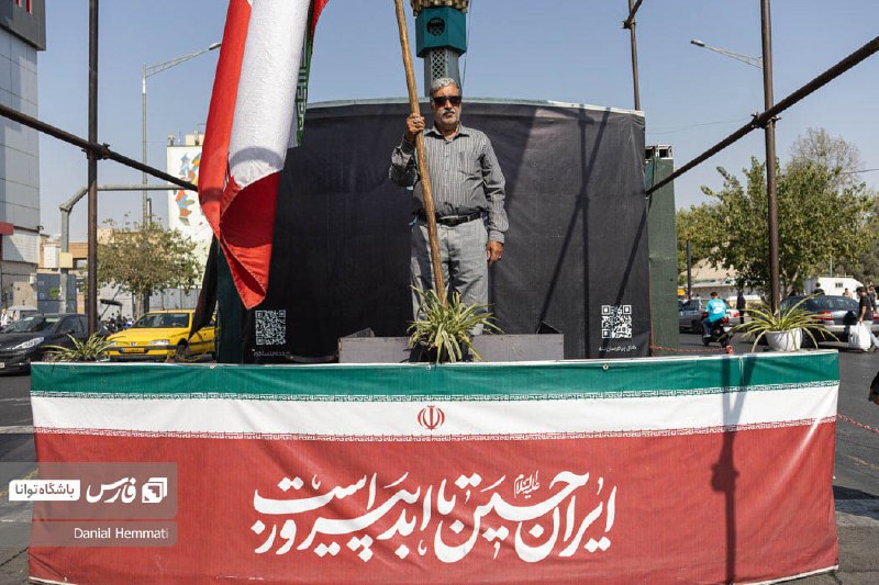 📷 پرچمداری حاجیمقدم در دمای ۳۴ درجه