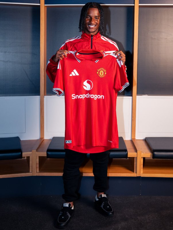 Tynan Thompson Joins Manchester United