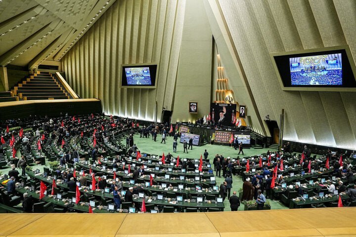 Ayatollah Ali Khamenei's message of gratitude to Iraqi nation read; parliamentary statement in support of message
