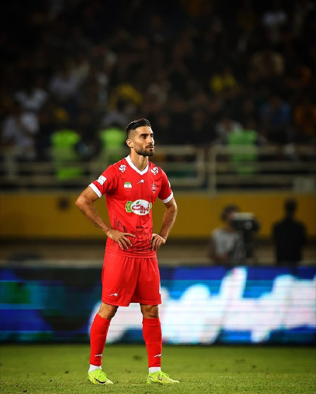 پست جدایی مدافع سرخها؛ خداحافظی میلاد محمدی با پرسپولیس
