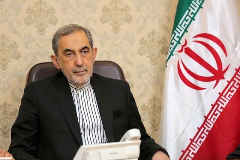 ولایتی: امروز خانواده آمریکایی هزینه قمار سردمدارانش را نقداً میدهد