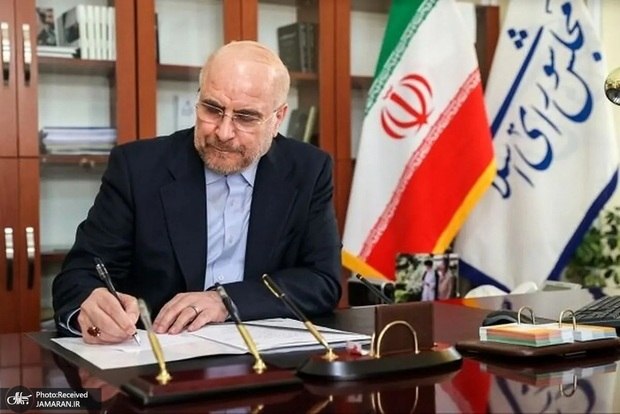 قالیباف با تبریک روز خبرنگار: فرزندان این سرزمین اجازه نمیدهند دشمن، پیروزیهای موهوم خود را بر افکار عمومی بنا کند/ خبرنگاران رزمندگانی هستند که