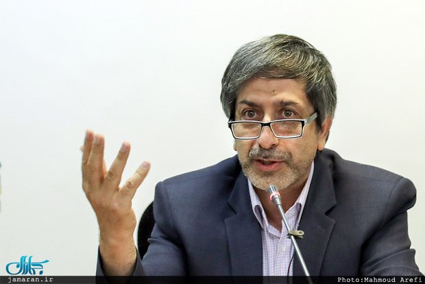 هشدار یک جامعه شناس: زخمهای ناشی از حوادث دی ماه همچنان ظرفیت سر باز کردن دارد در نشست جامعه شناسان و استادان دانشگاه با محمدرضا عارف، حسین میرزایی