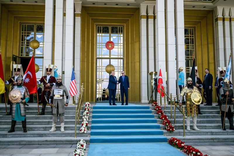 استفاده از سربازان تاریخی ترکیه در دیدار ترامپ و اردوغان