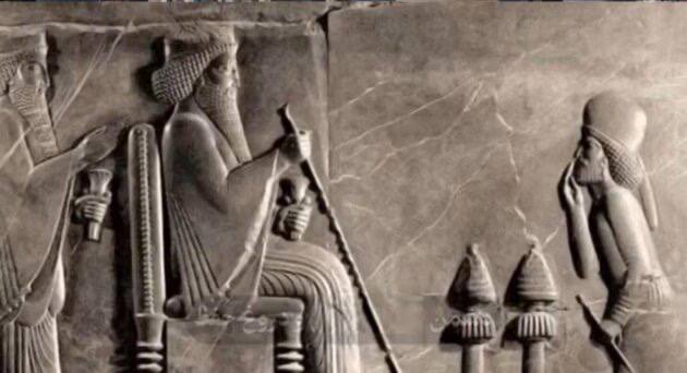 Does the root of Achaemenid public audience reach Elam?