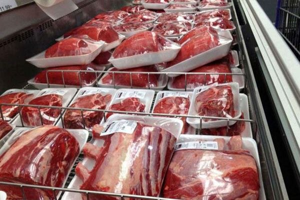دبیر انجمن تأمینکنندگان و توزیعکنندگان گوشت کشور: قیمت گوشت در یکسال تا ۱۶۰ درصد گران شد / مصرف گوشت نصف شد احمد شاد، دبیر انجمن تأمینکنندگان و