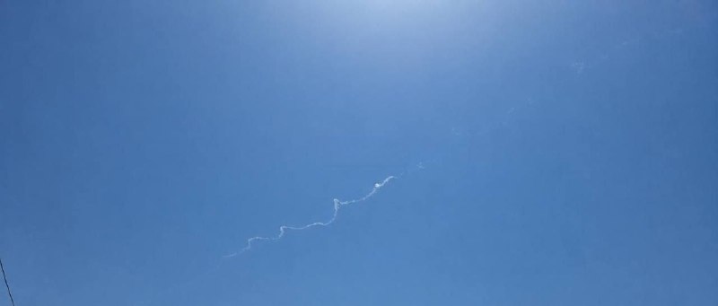 تصویری از شلیک موشک ایرانی به سمت بحرین منتشر شد