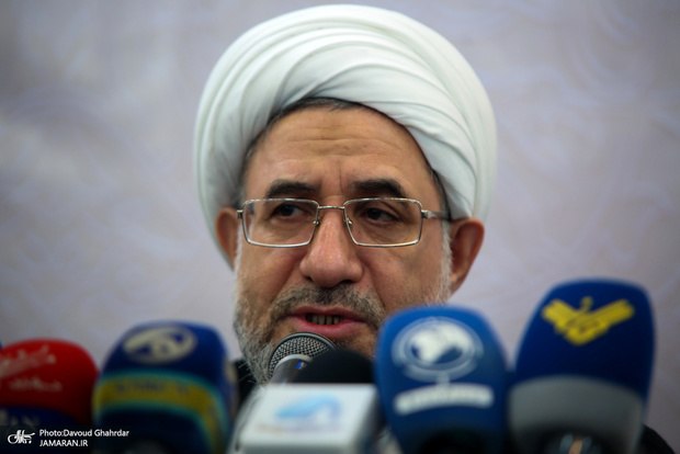 آیتالله اراکی: نباید کاری کرد که آیتالله علی خامنهای از اصول خود کوتاه بیاید