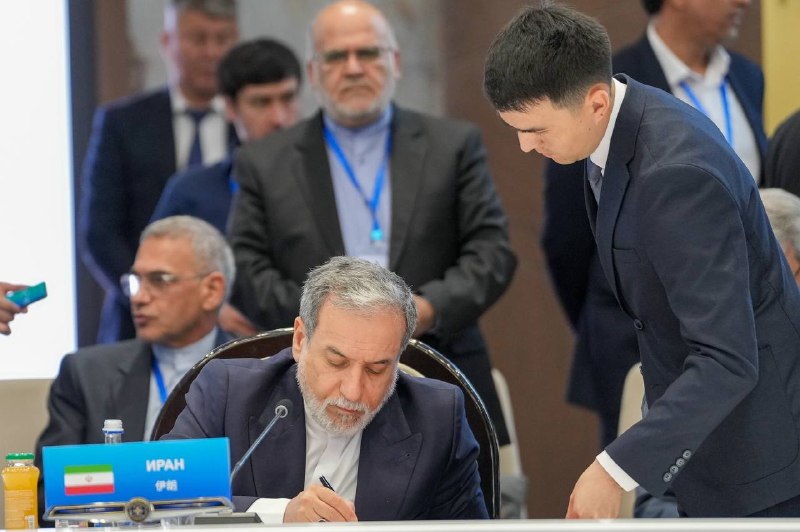 عکس یادگاری وزرای خارجه سازمان همکاری شانگهای عراقچی: آمریکا به تعهدات خود پایبند نیست و موجب اخلال در جریان عادی کشتیرانی تجاری بینالمللی شد