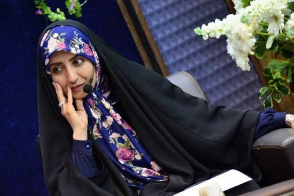 فضه سادات حسینی، مجری تلویزیون پس از سفر به کربلا: داشتن ایران قوی هم مصداق خونخواهی رهبر شهید است؛ زمینهساز ظهور شویم