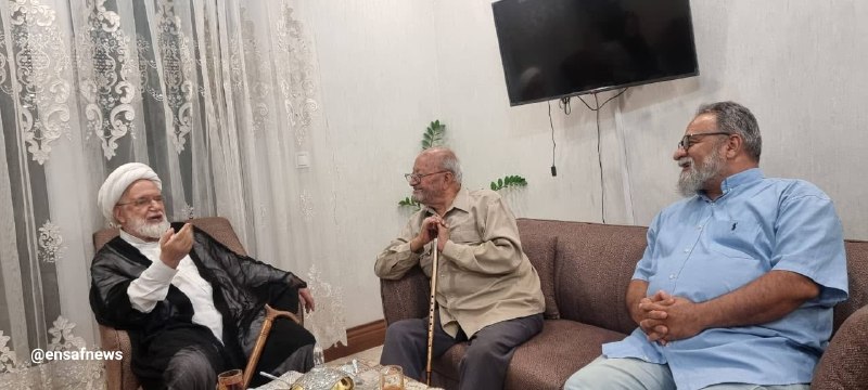 ➖ کروبی در دیدار با فضل الله صلواتی: جنگ طلبان کوچکترین درکی از منافع ملی ندارند دکتر فضل الله صلواتی نماینده دور اول مجلس و از زندانیان دوران قبل از