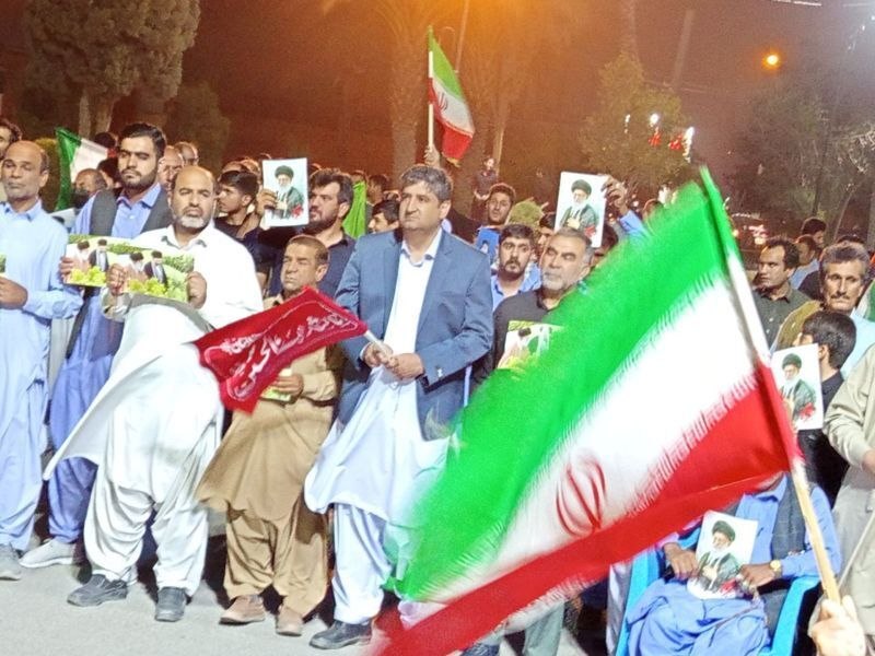 Khash Governor Reports Continued Public Gatherings in Imam Hossein Square