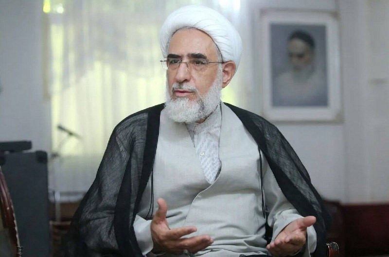 Montajabnia Alluded to Slogans Against Pezeshkian and Araqchi