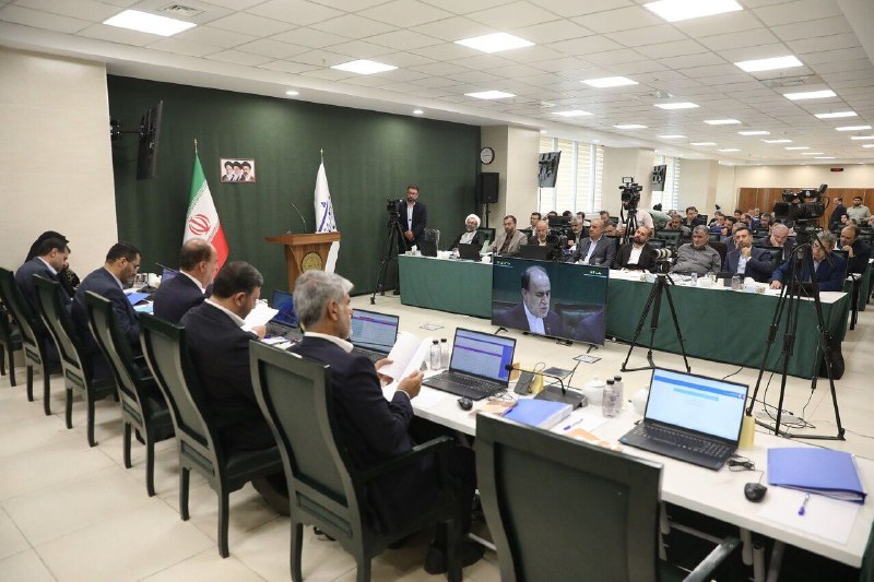 معینی آرانی: قانون حجاب باید ابلاغ شود/سراج: جامعه را در برابر بیعفتی رها نکنیم