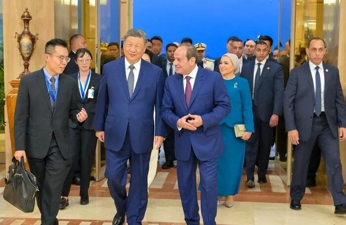 مصر: با چین بر ضرورت دستیابی به توافقی جامع جهت توقف جنگ در خاورمیانه، توافق کردیم