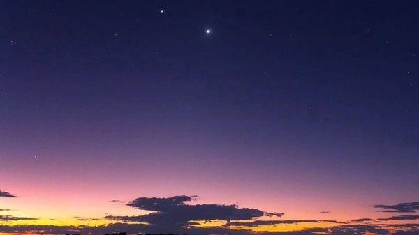 Moon and Venus to Conjoin in Iran's Sky Tonight