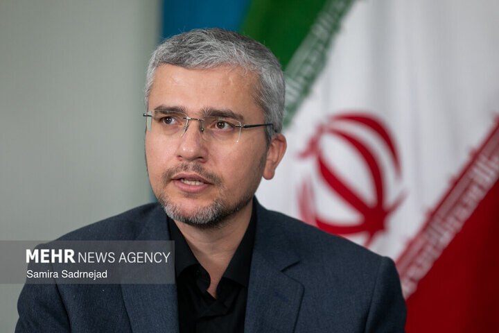 رضایی: ناوهای آمریکایی در منطقه هیچ نقطه امنی نخواهند داشت ابراهیم رضایی در گفتگو با مهر، در واکنش به آزمایش موفقیتآمیز موشک ناوشکن بر فراز یک ناو آمریکایی
