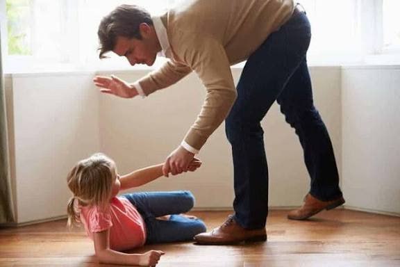 افزایش ۲۷۱ درصدی پروندههای قضایی خشونت علیه کودکان در فرانسه نسبت به سال گذشته