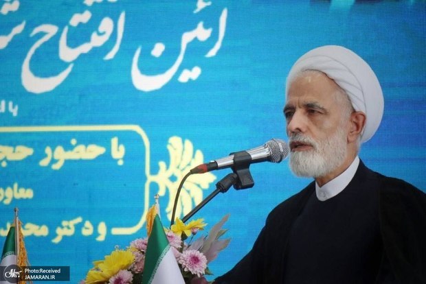 ♨ مجید انصاری، معاون رئیسجمهور: ملت ایران در دشوارترین شرایط از مسیر خود عقبنشینی نکرده است ♨ فقدان شخصیتها و خدمتگزاران بزرگ نیز هیچگاه موجب توقف حرکت کشور نشده است ♨ سرمایه