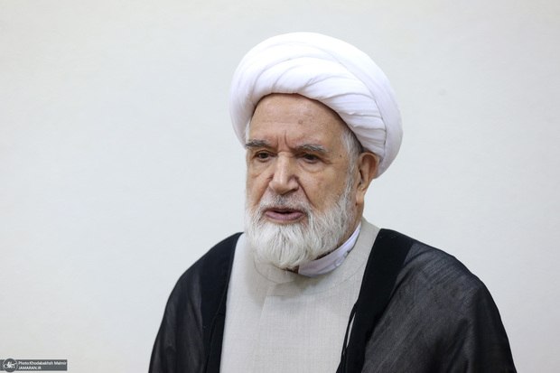 نخستین مصاحبه پس از حصر ✅ مهدی کروبی در حرم امام: در راهی که از دهه ۴۰ انتخاب کردیم، تجدید نکردهایم ✅ انقلاب به برکت وجود امام زنده مانده/ همه وجود ایشان برای جامعه ایران